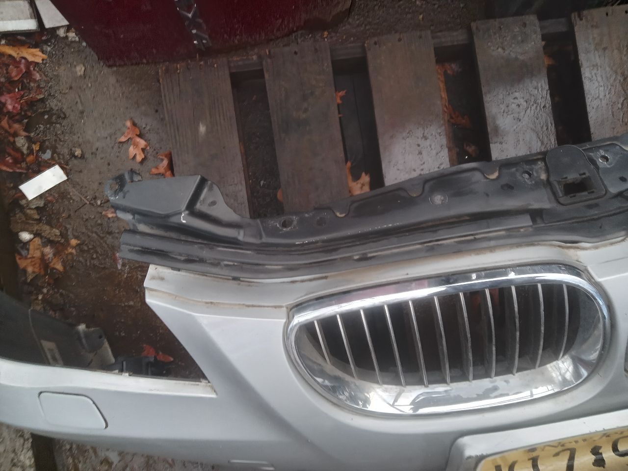 2010 BMW 528i BUMPER ASSY, FRONT - 289454 — photo 4