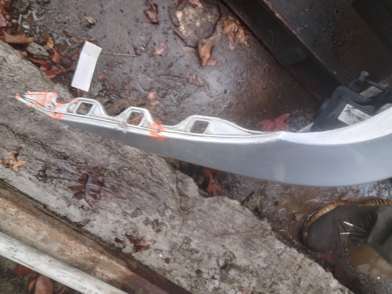 2010 BMW 528i BUMPER ASSY, FRONT - 289454 — photo 5