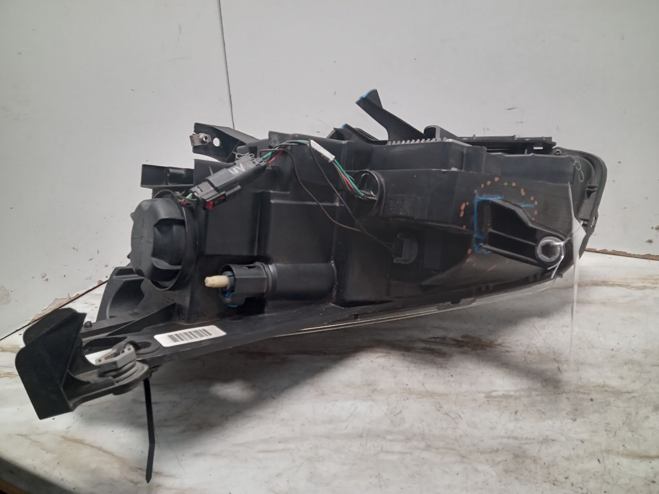 2014 GMC ACADIA 6cyl Gasoline 3.6 Right HEADLAMP ASSEMBLY - 293472 — photo 4