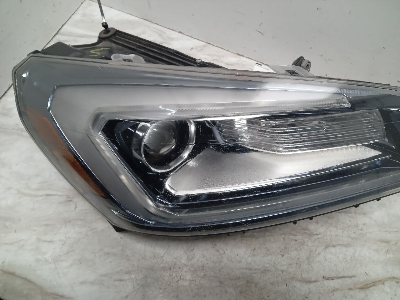 2014 GMC ACADIA 6cyl Gasoline 3.6 Right HEADLAMP ASSEMBLY - 293472 — photo 8