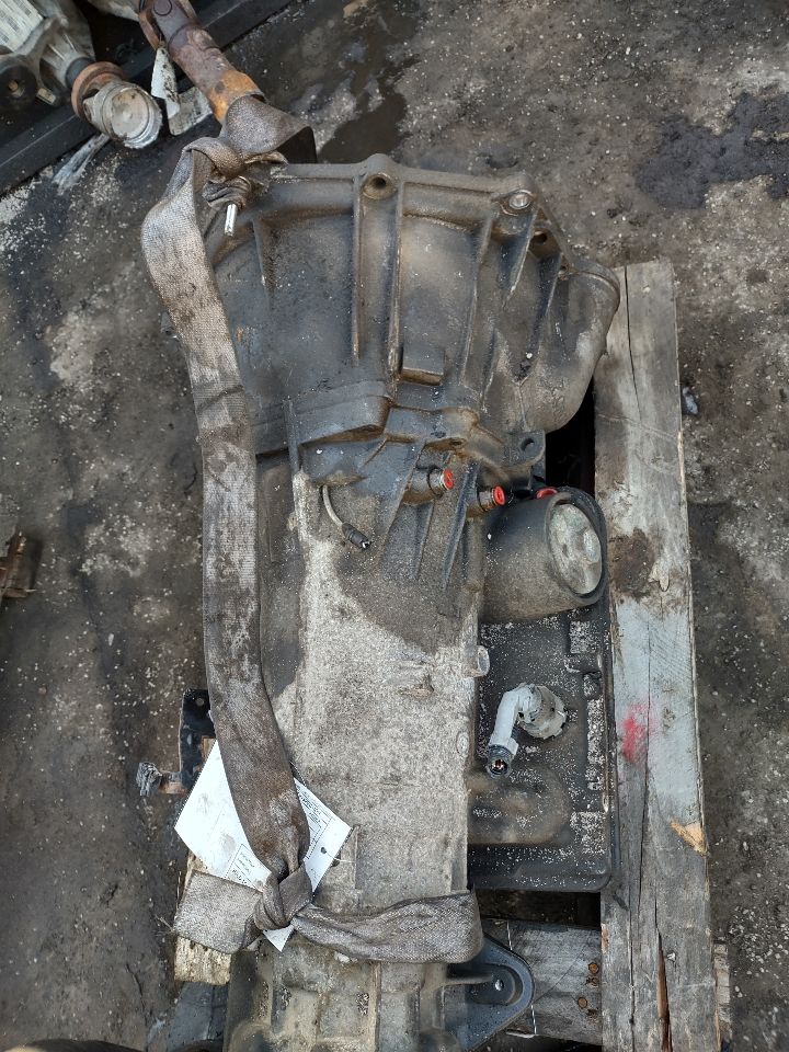 2002 CADILLAC ESCALADE EXT 8cyl Gasoline 6.0 Transmiss,Transaxle - 293801 — photo 4