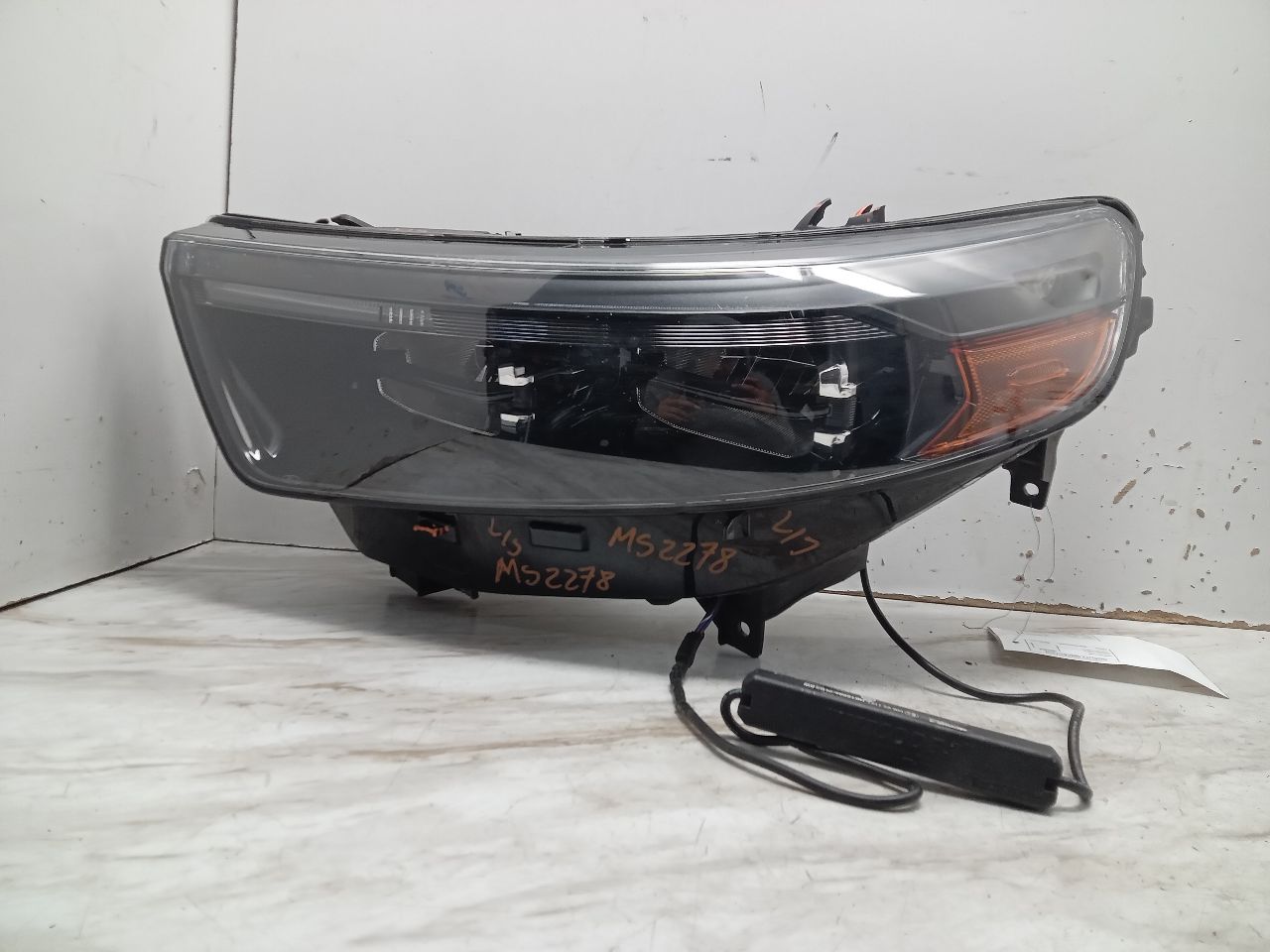 2020 FORD EXPLORER 3.3L 6cyl Gasoline VVT Left HEADLAMP ASSEMBLY - 294479