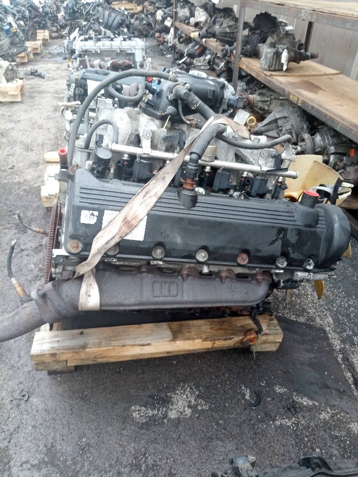 2010 FORD E350 VAN 6.8L Triton V10 ENGINE ASSEMBLY - 294804 — photo 2