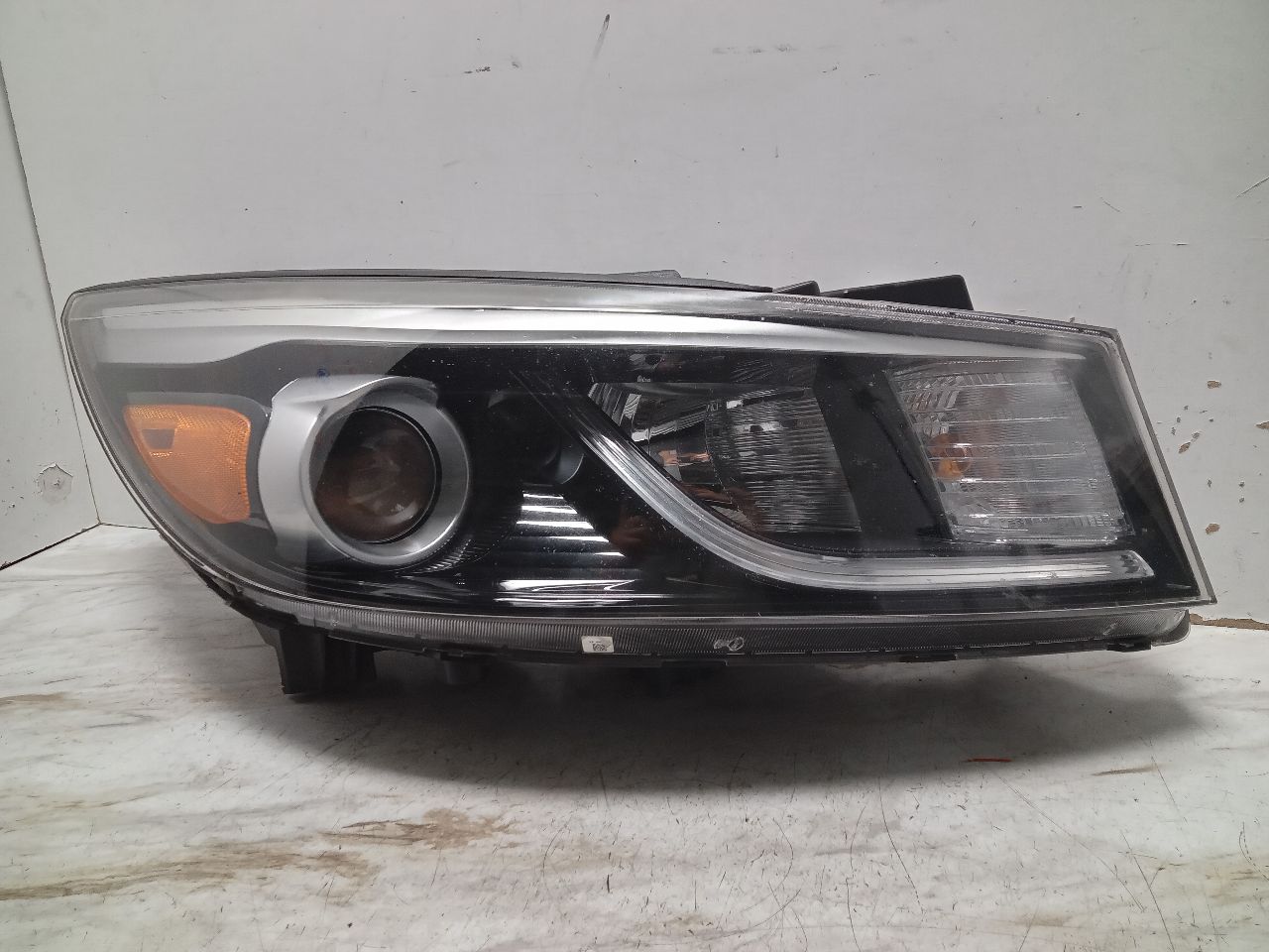 2018 KIA SEDONA 3.3L 6cyl Gasoline VVT Right HEADLAMP ASSEMBLY - 295037