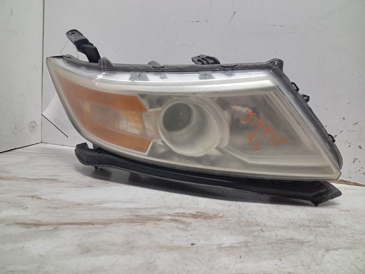 2011 HONDA ODYSSEY 6cyl Gasoline 3.5 Right HEADLAMP ASSEMBLY - 297520