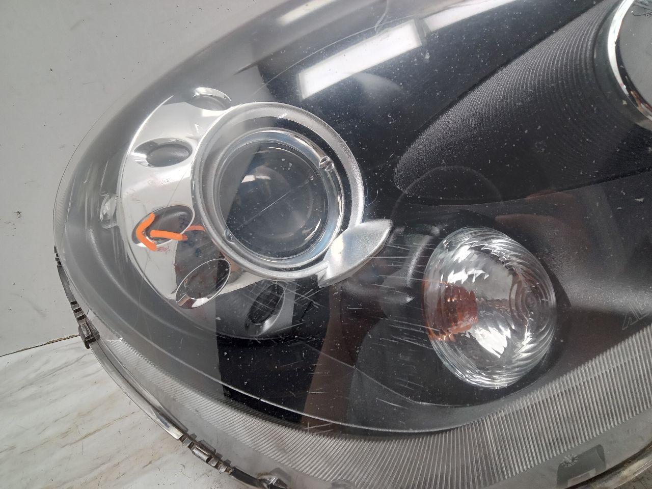 2012 MINI COOPER COUNTRYMAN 4cyl Gasoline Turbo 1.6 Right HEADLAMP ASSEMBLY - 303051 — photo 2