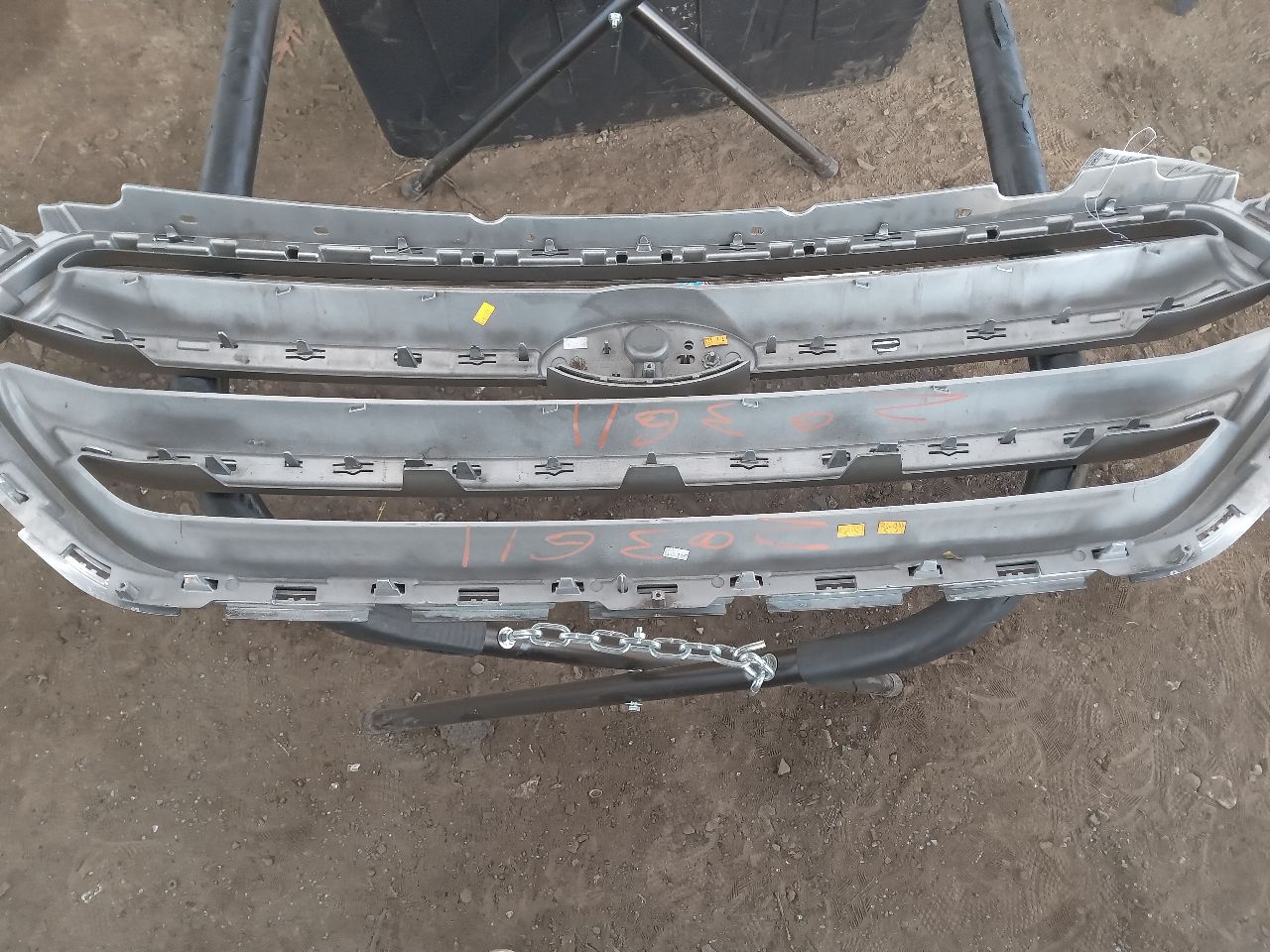 2017 FORD ESCAPE 4cyl Gasoline Turbo 1.5 GRILLE - 304143