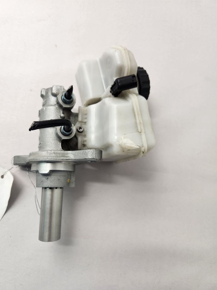 2017 BMW X1 2.0L 4cyl Turbo Gasoline BRAKE MASTER CYL - 304662