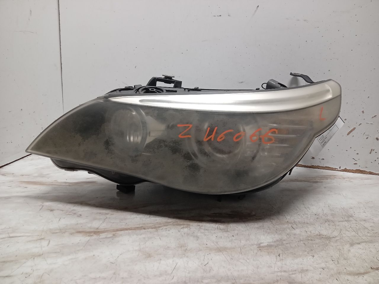 2010 BMW 528i 6cyl Gasoline 3.0 Left HEADLAMP ASSEMBLY - 308054