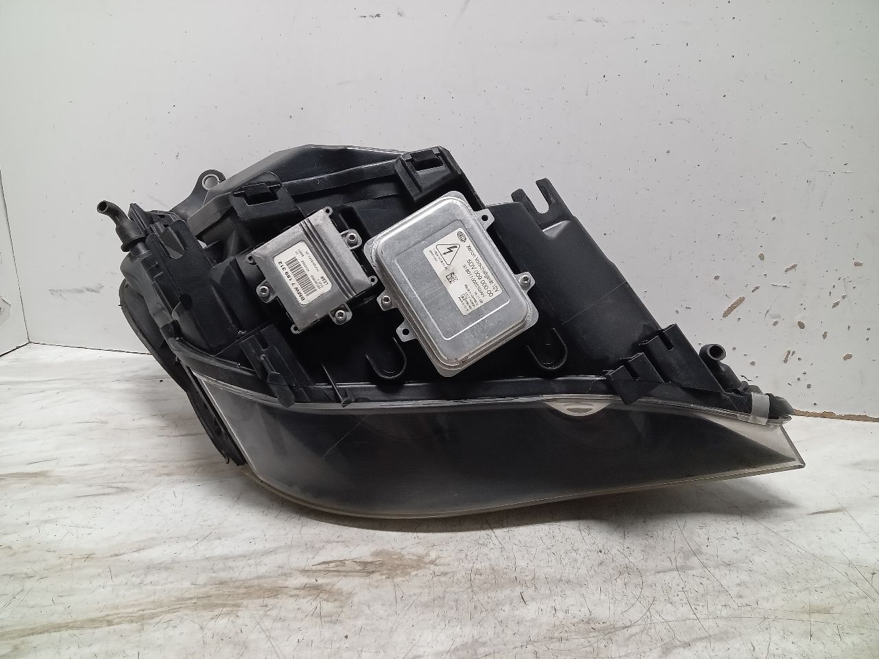 2010 BMW 528i 6cyl Gasoline 3.0 Left HEADLAMP ASSEMBLY - 308054 — photo 7