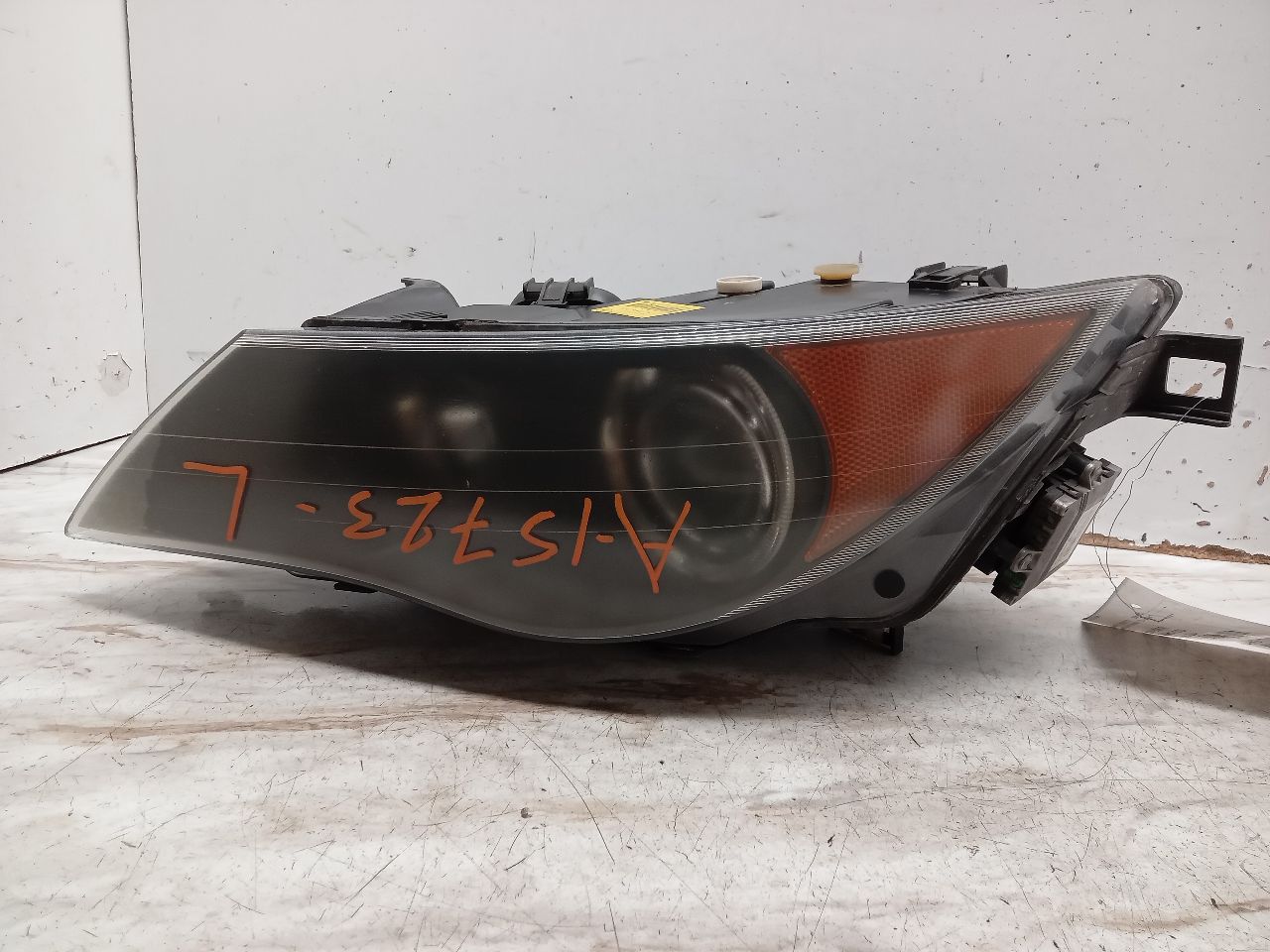 2005 BMW 645i 8cyl Gasoline 4.4 Right HEADLAMP ASSEMBLY - 308089