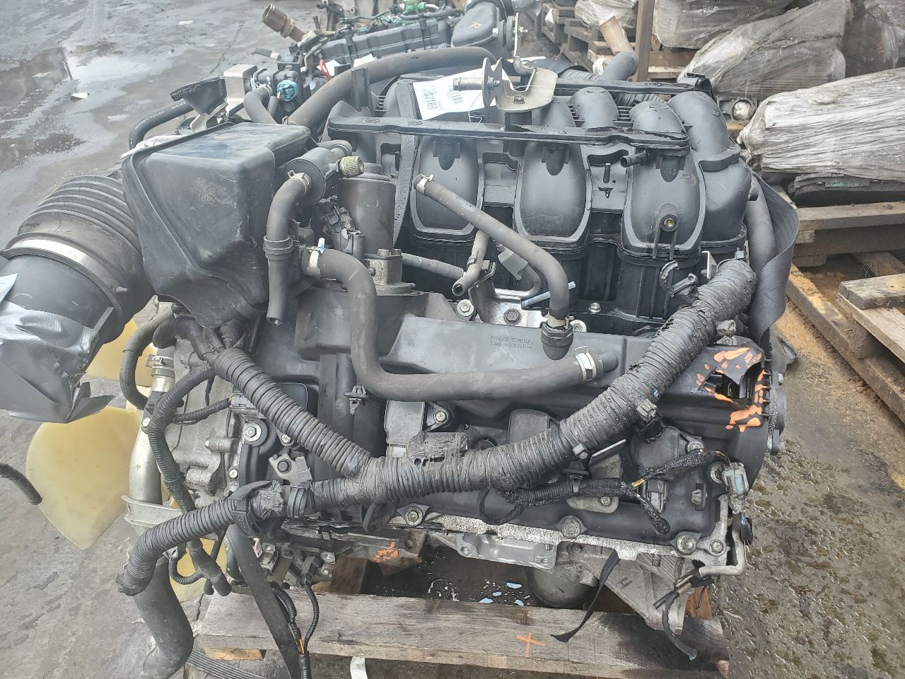 2017 NISSAN ARMADA 5.6L 8cyl Gasoline VVT ENGINE ASSEMBLY - 308193 — photo 2