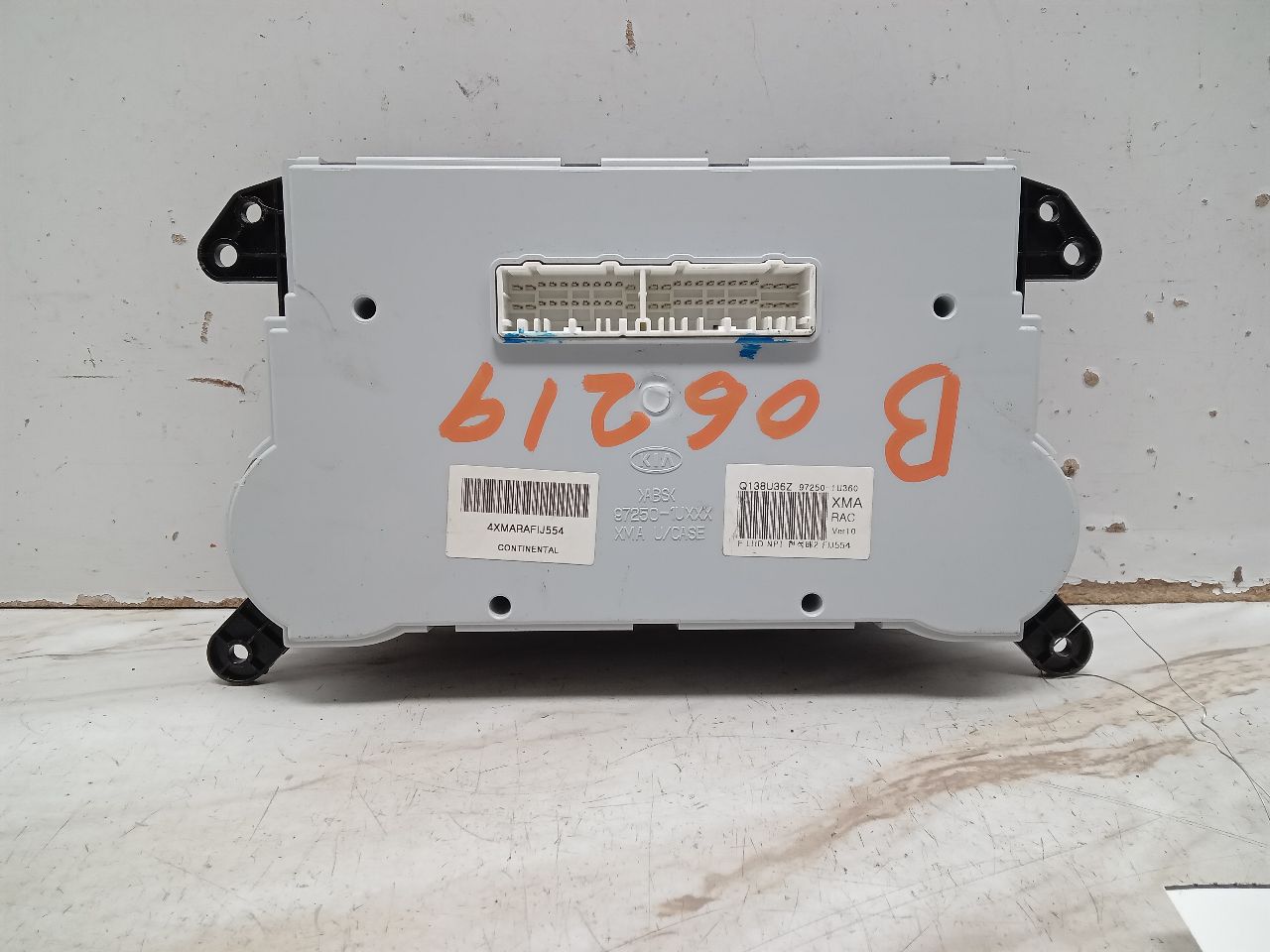 2011 KIA SORENTO 6cyl Gasoline 3.5 TEMP CONTROL - 311258 — photo 3