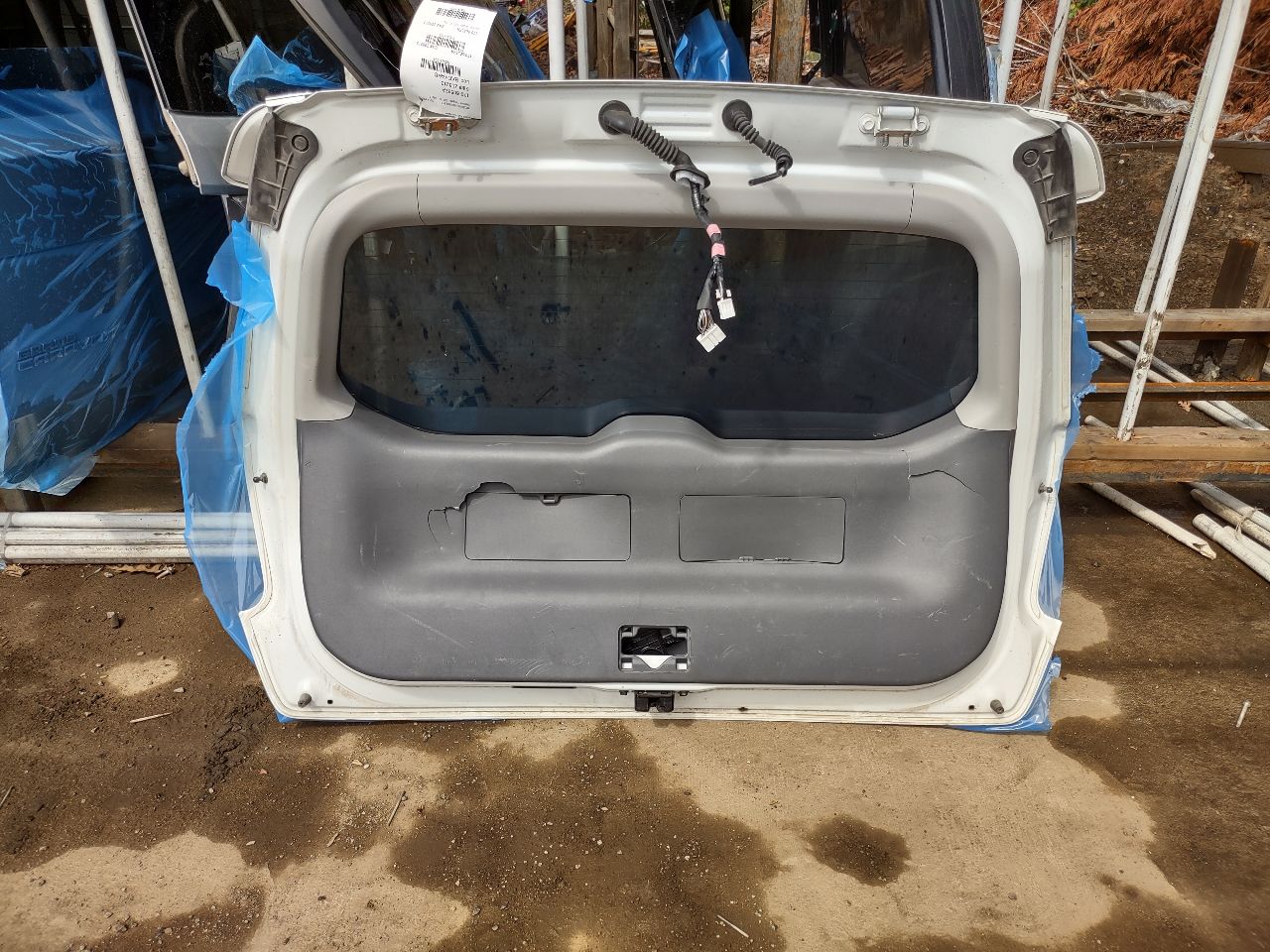 2014 TOYOTA PRIUS 4cyl Hybrid 1.8 Decklid  Tailgate - 311721 — photo 1