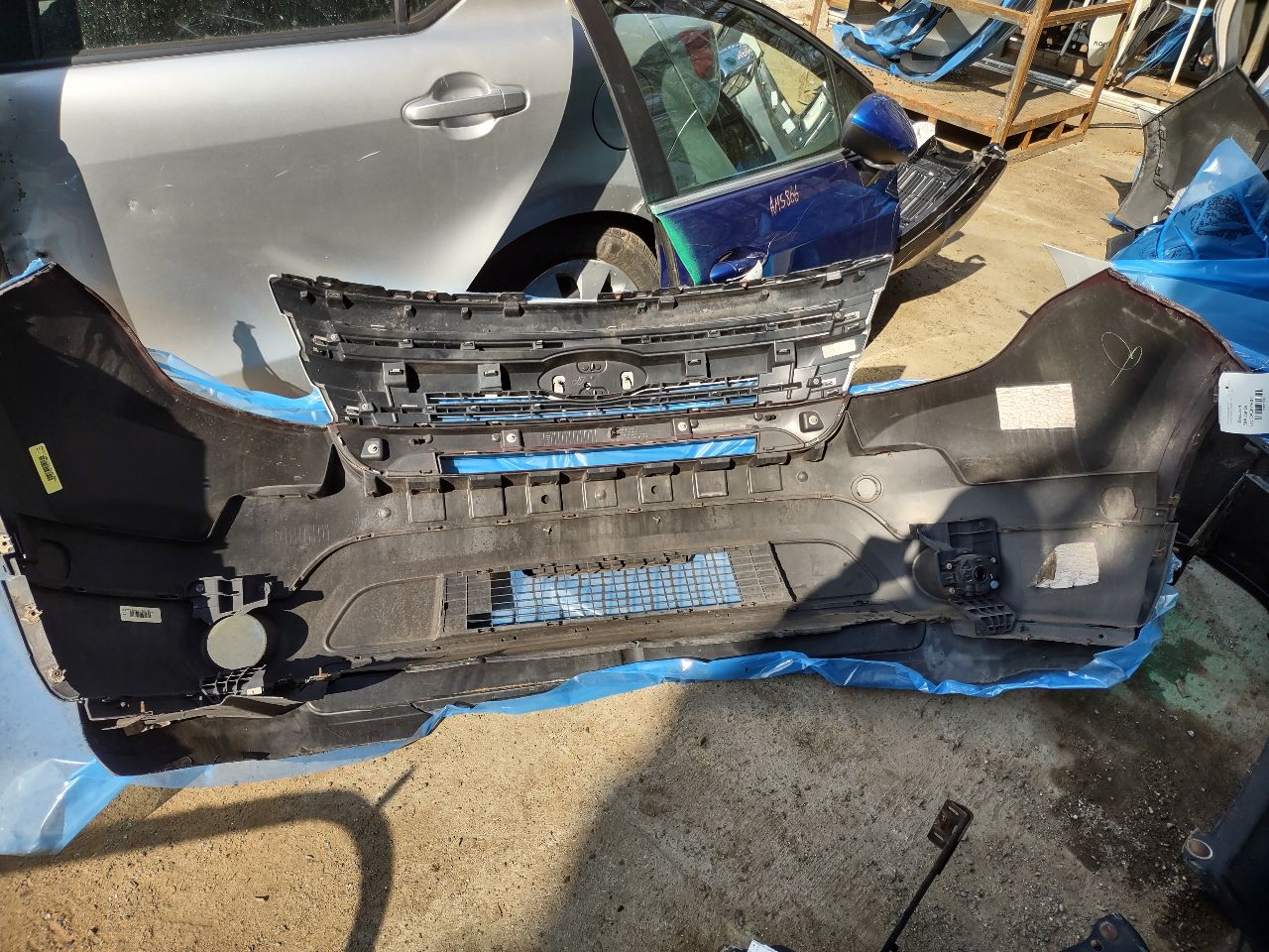 2011 FORD EXPLORER 6cyl Gasoline 3.5 BUMPER ASSY, FRONT - 312236