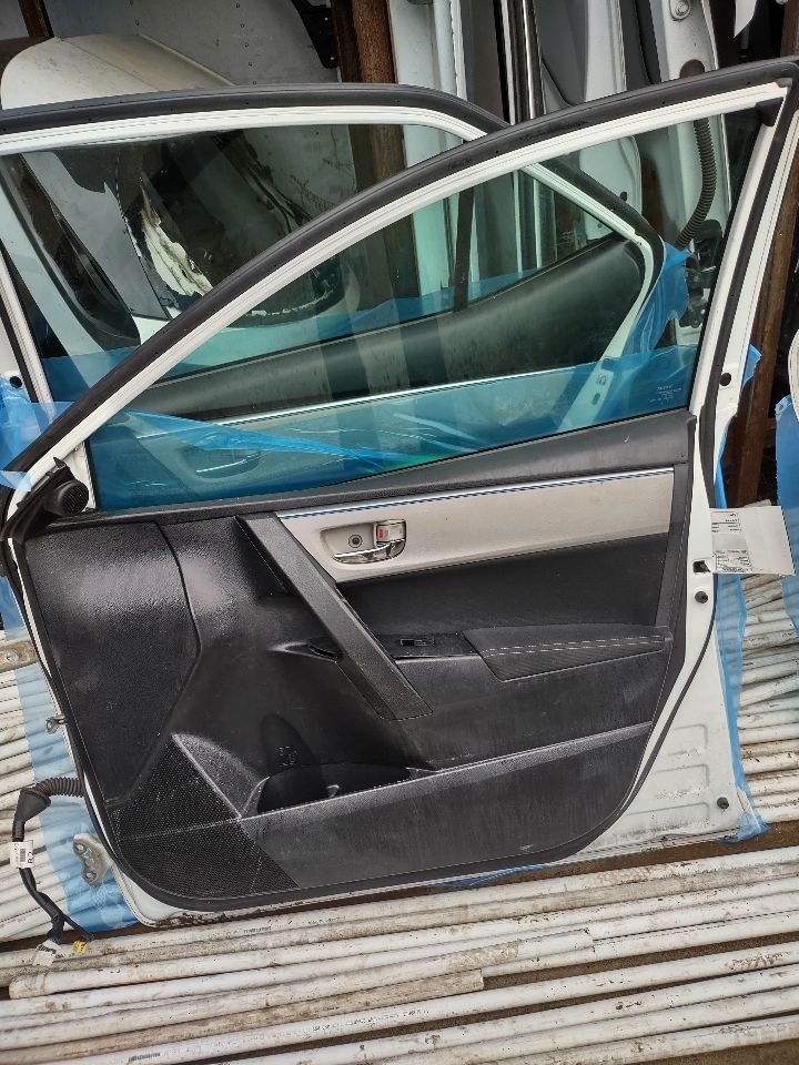 2015 TOYOTA COROLLA 4cyl Gasoline 1.8 Right DOOR ASSEMBLY, FR - 312514