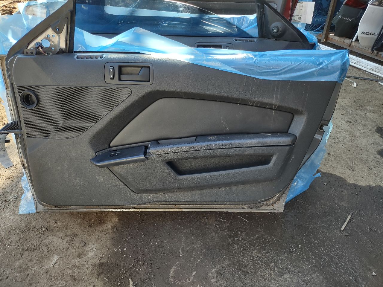 2014 FORD MUSTANG 6cyl Gasoline 3.7 Right DOOR ASSEMBLY, FR - 312538