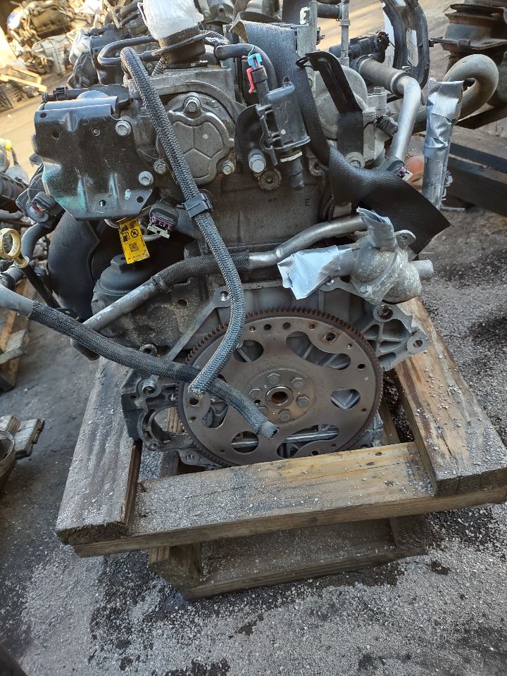 2012 CHEVROLET EQUINOX 4cyl Gasoline 2.4 ENGINE ASSEMBLY - 313281 — photo 3