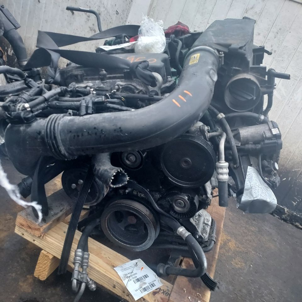 2014 MERCEDES-BENZ C-CLASS 4cyl Gasoline Turbo 1.8 ENGINE ASSEMBLY - 313942