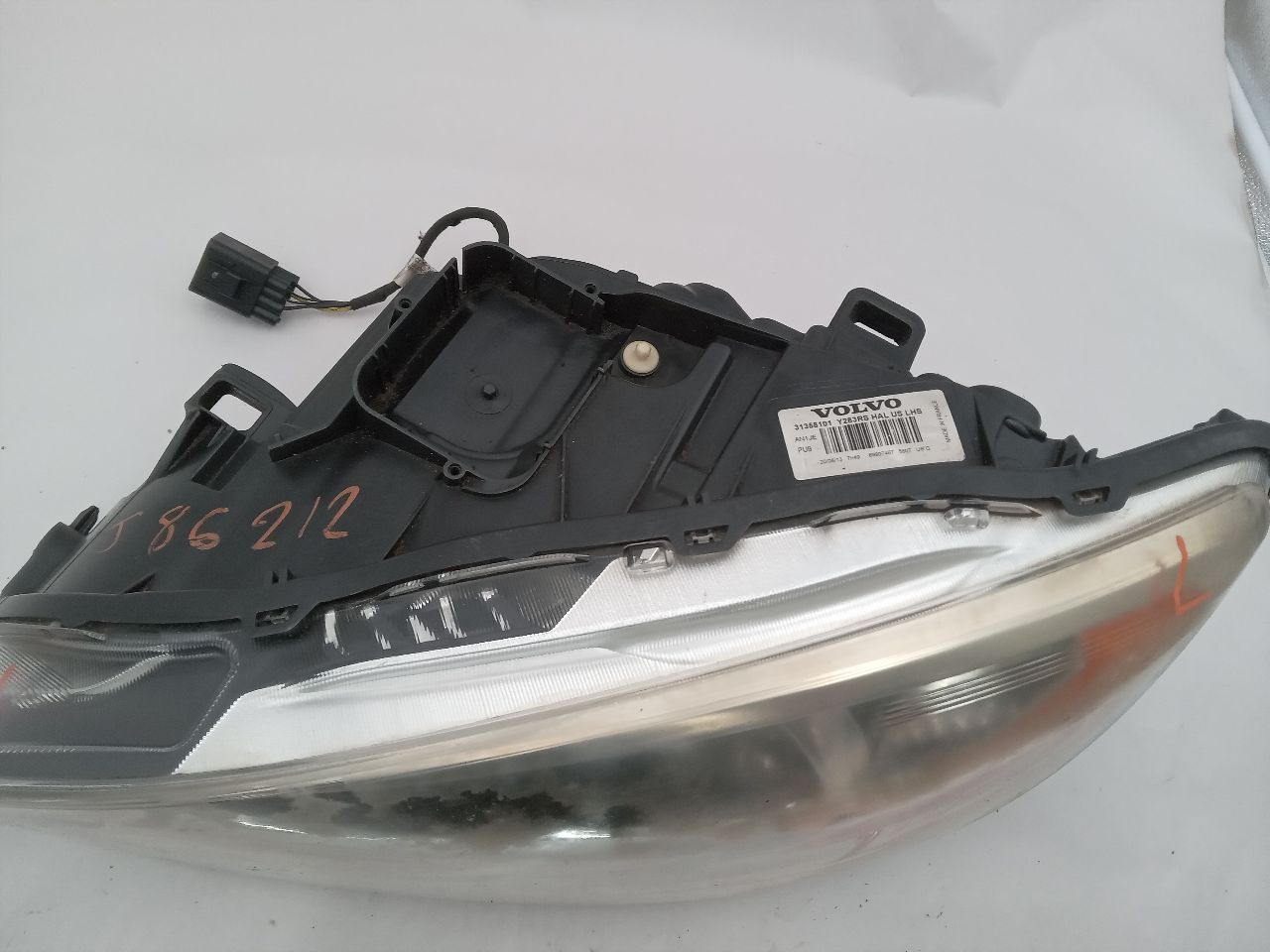 2014 VOLVO S60 5cyl Gasoline Turbo 2.5 Left HEADLAMP ASSEMBLY - 314082 — photo 2