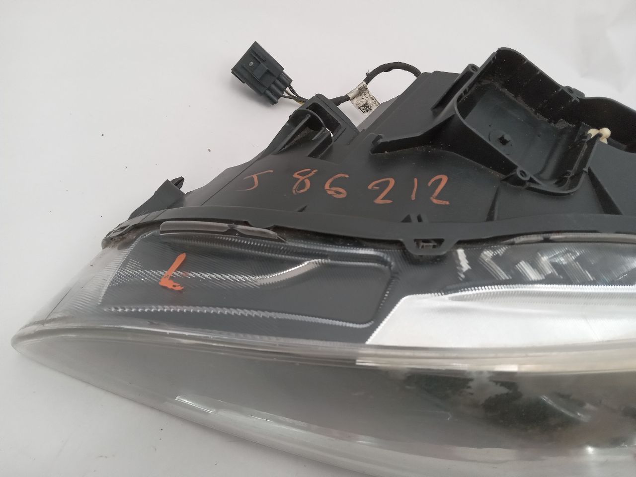 2014 VOLVO S60 5cyl Gasoline Turbo 2.5 Left HEADLAMP ASSEMBLY - 314082 — photo 3