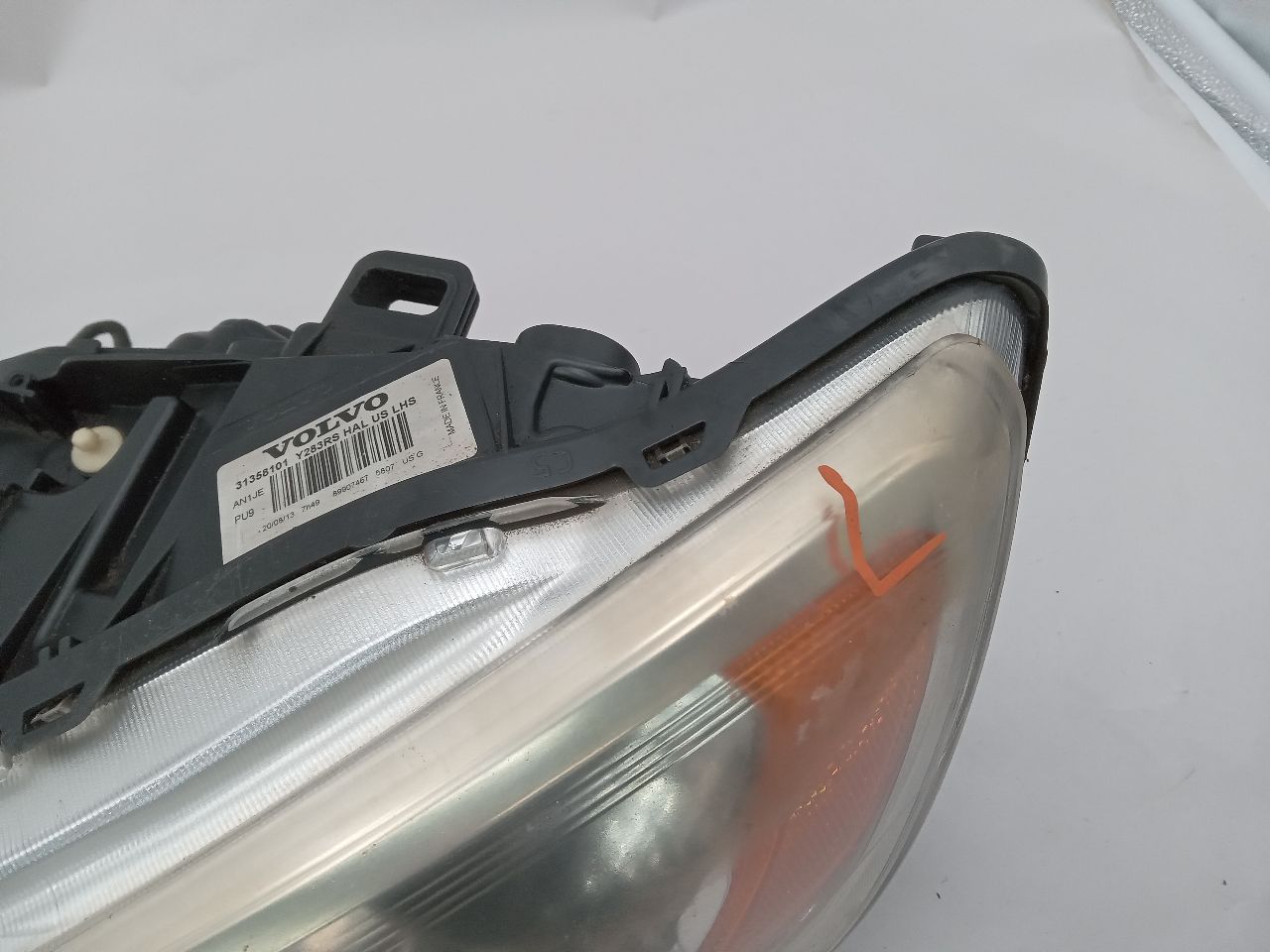2014 VOLVO S60 5cyl Gasoline Turbo 2.5 Left HEADLAMP ASSEMBLY - 314082 — photo 4