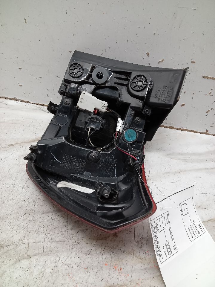 2017 GMC ACADIA 4cyl Gasoline 2.5 Left TAIL LAMP - 317423 — photo 8
