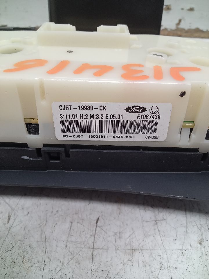 2014 BMW X1 4cyl Gasoline Turbo 2.0 TEMP CONTROL - 318624 — photo 3