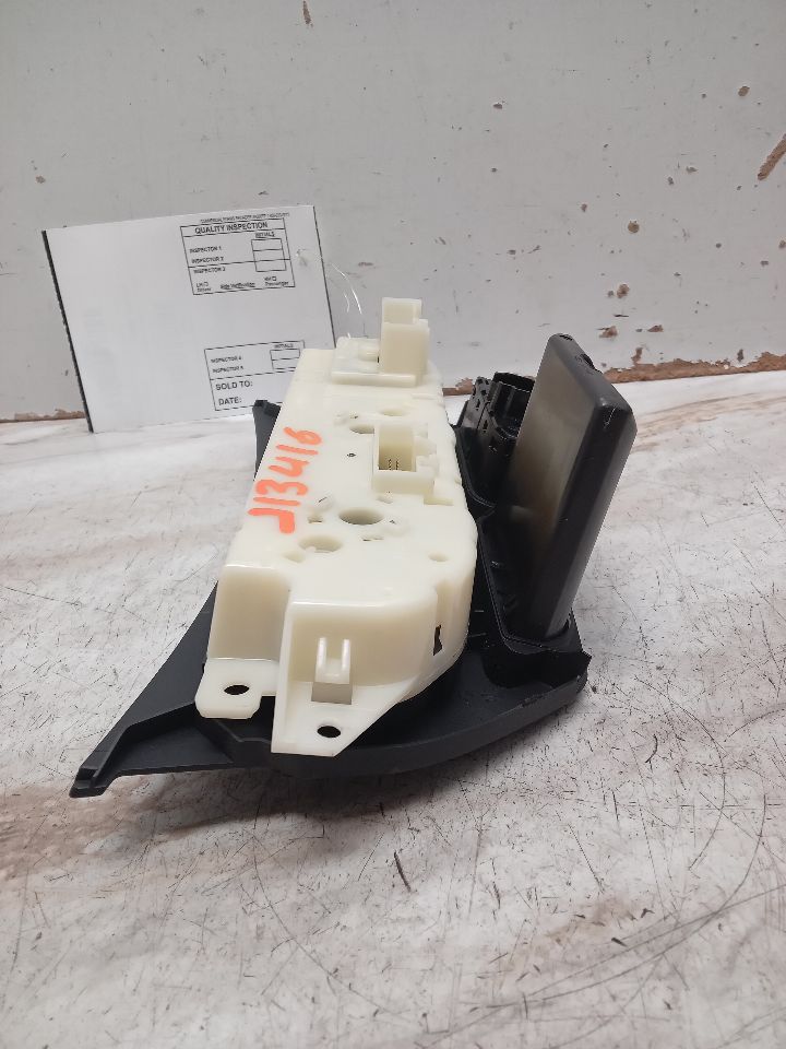 2014 BMW X1 4cyl Gasoline Turbo 2.0 TEMP CONTROL - 318624 — photo 7
