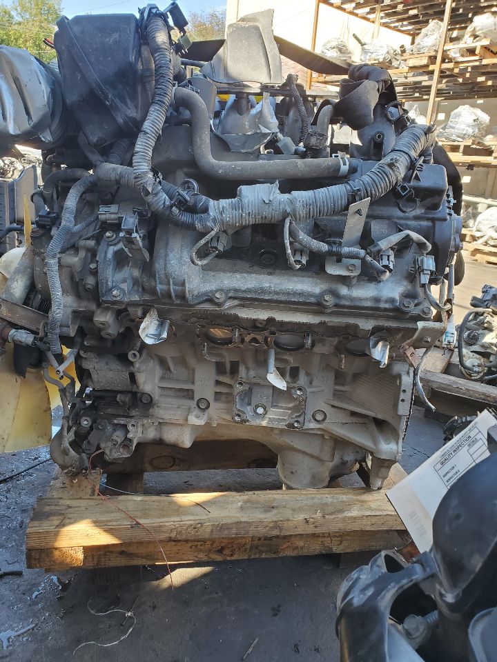 2017 NISSAN ARMADA 5.6L 8cyl Gasoline VVT ENGINE ASSEMBLY - 320665 — photo 4