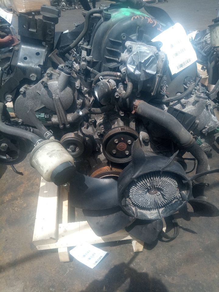 2014 NISSAN NV 2500 8cyl Gasoline 5.6 ENGINE ASSEMBLY - 320826