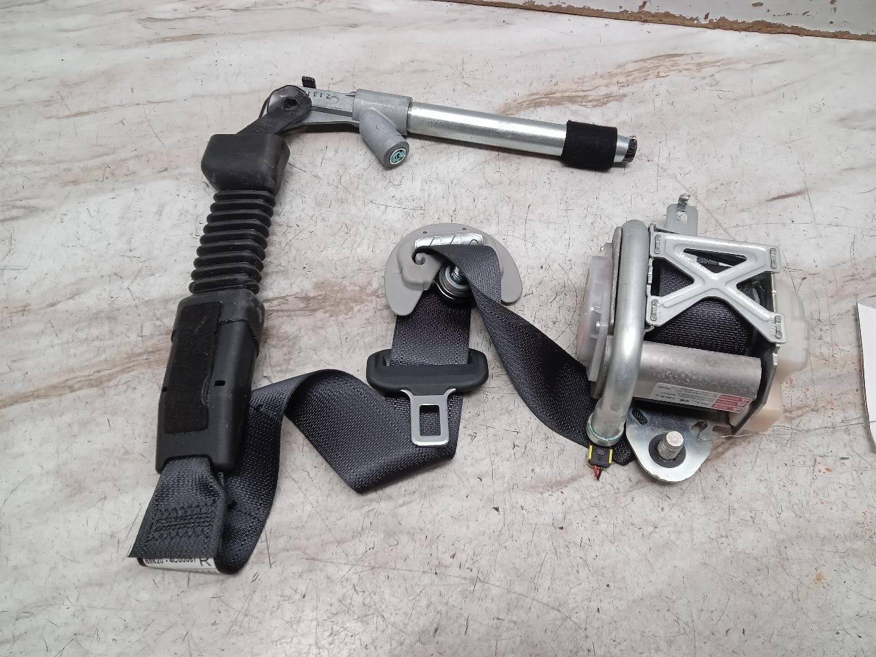 2013 KIA OPTIMA 4cyl Gasoline 2.4 Seat Belt, Front - 321076 — photo 1