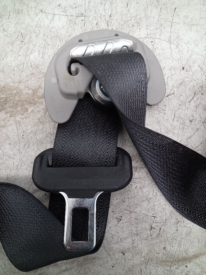 2013 KIA OPTIMA 4cyl Gasoline 2.4 Seat Belt, Front - 321076 — photo 2