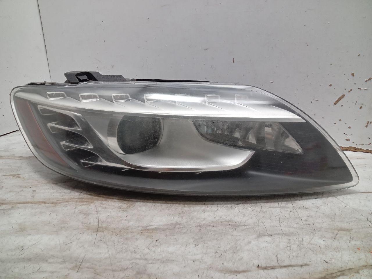 2012 AUDI Q7 6cyl Diesel Turbo 3.0 Right HEADLAMP ASSEMBLY - 322025