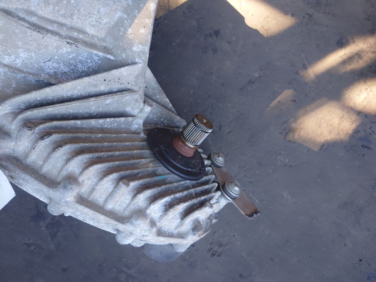 2014 PORSCHE CAYENNE 6cyl 3.0 liter hybrid TRANSFER CASE ASSY - 322344 — photo 8