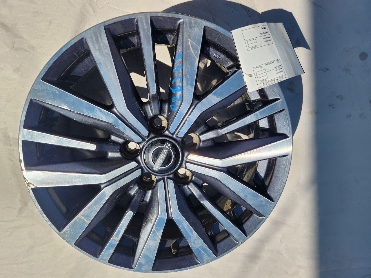2022 NISSAN KICKS 1.6L 4cyl Gasoline WHEEL - 323009 — photo 1
