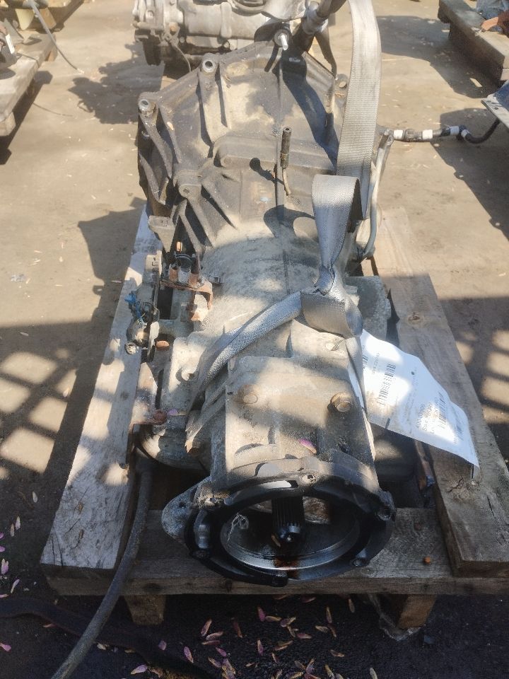 2002 CADILLAC ESCALADE 8cyl Gasoline 6.0 Transmiss,Transaxle - 323493 — photo 3