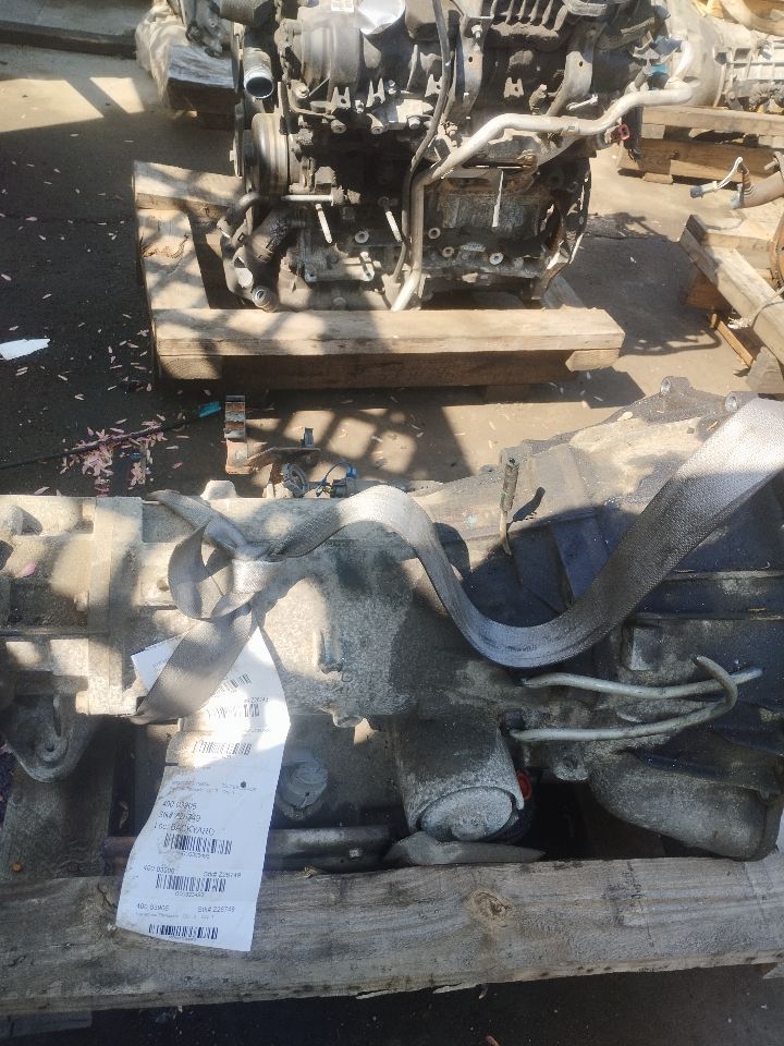 2002 CADILLAC ESCALADE 8cyl Gasoline 6.0 Transmiss,Transaxle - 323493 — photo 4