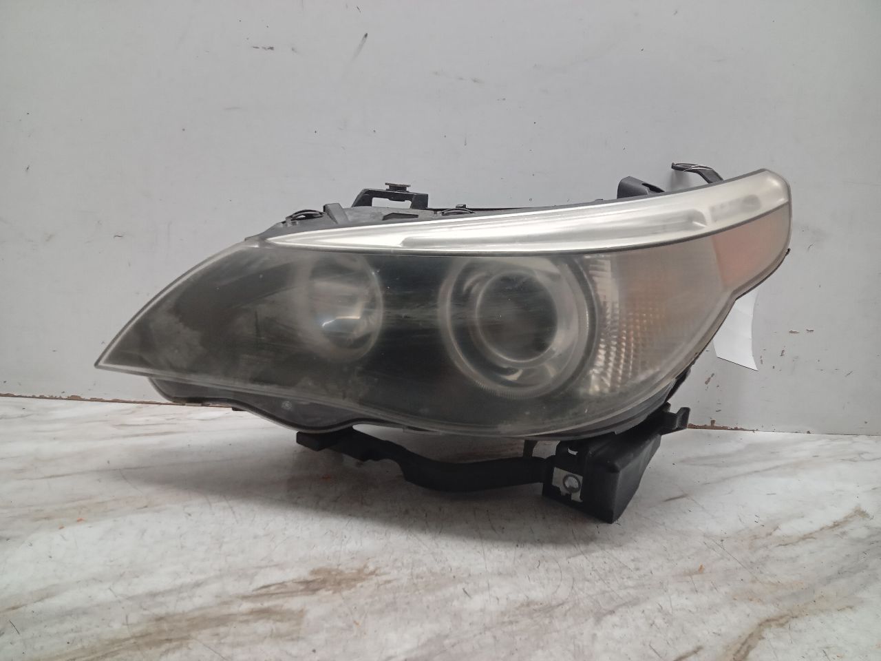 2005 BMW 530i 6cyl Gasoline 3.0 Left HEADLAMP ASSEMBLY - 325520