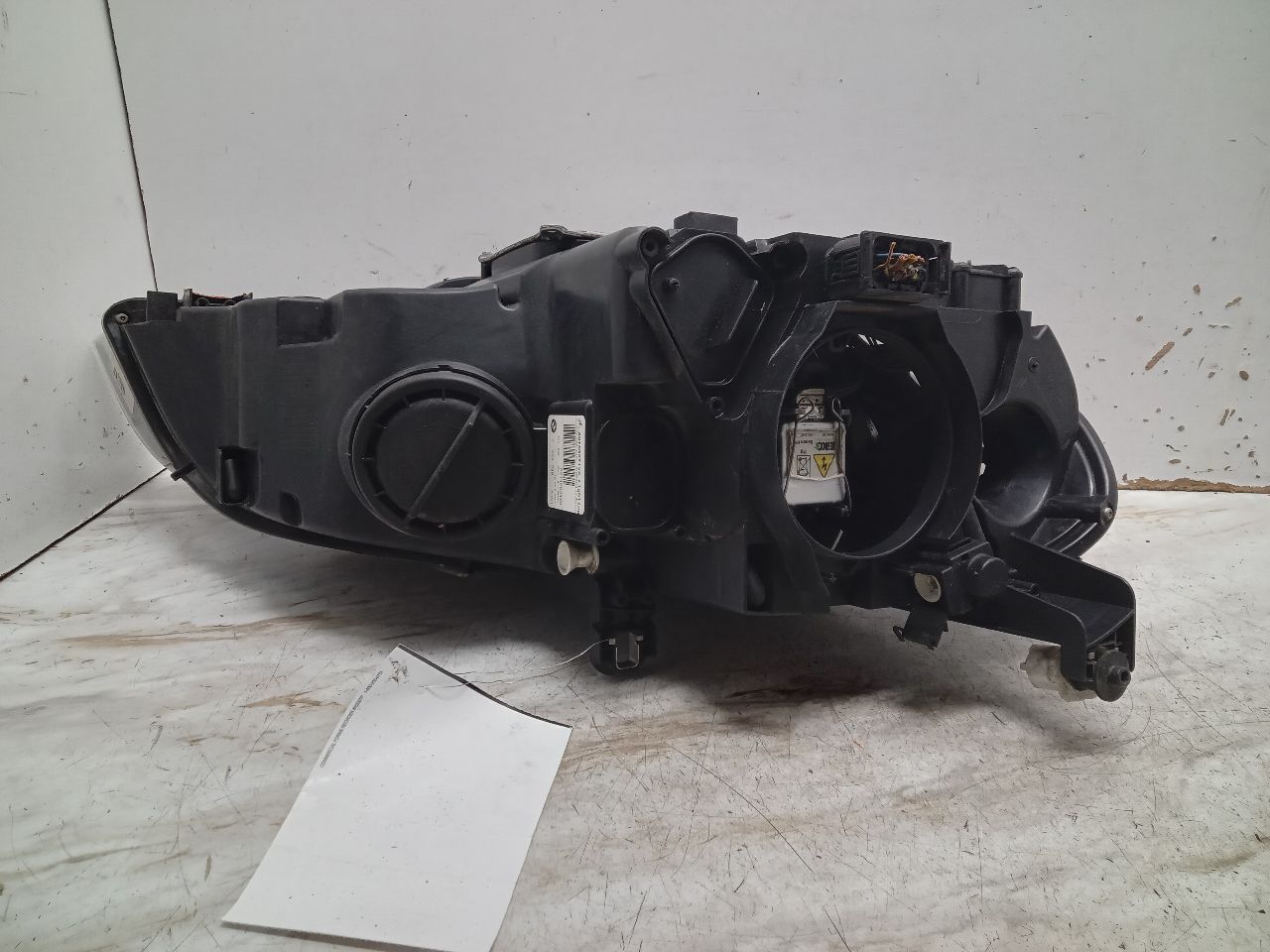2008 BMW X5 6cyl Gasoline 3.0 Left HEADLAMP ASSEMBLY - 325527 — photo 4