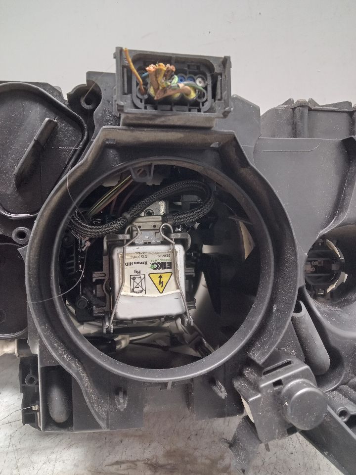 2008 BMW X5 6cyl Gasoline 3.0 Left HEADLAMP ASSEMBLY - 325527 — photo 6