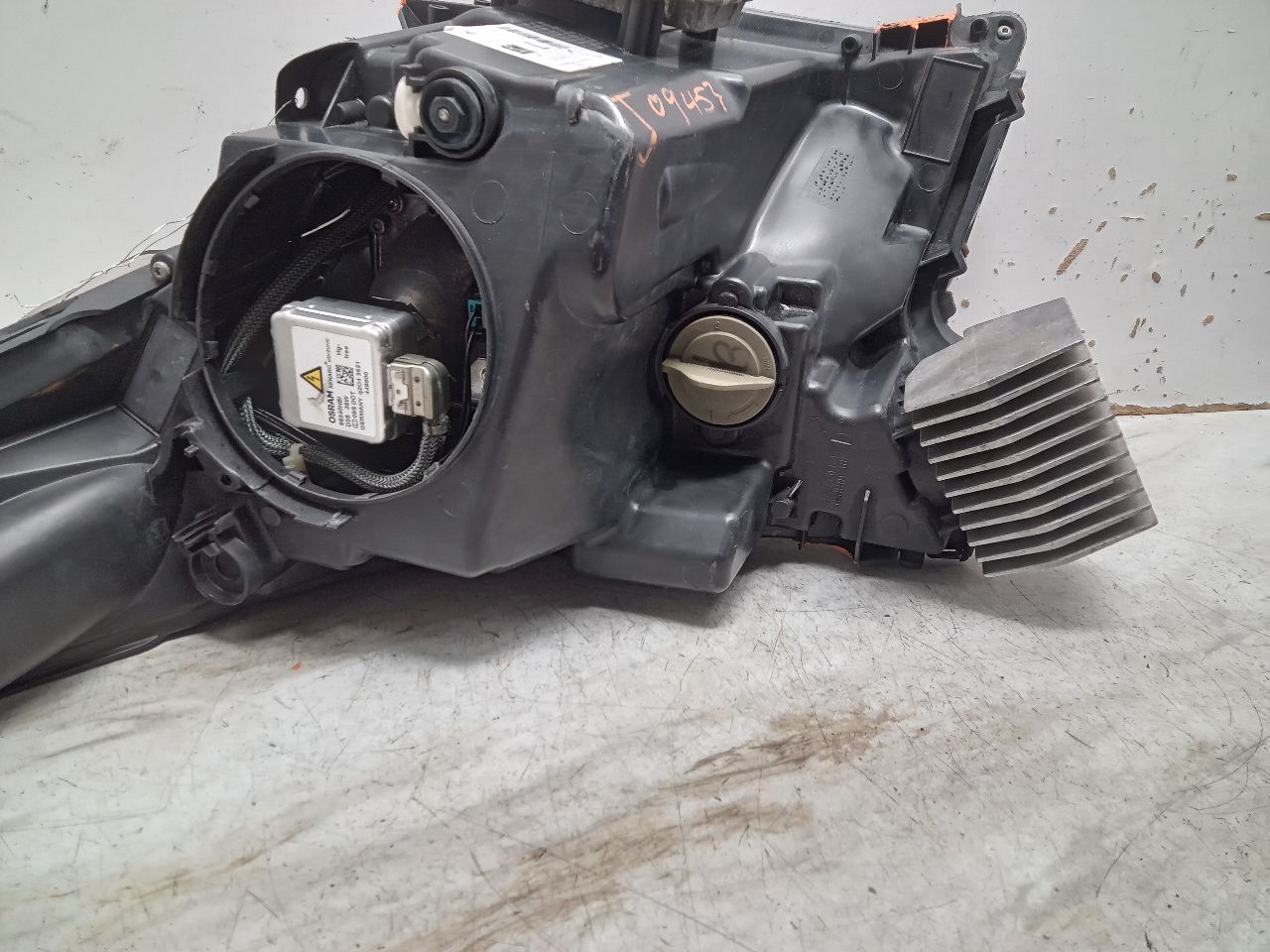 2016 CADILLAC XTS 6cyl Gasoline 3.6 Left HEADLAMP ASSEMBLY - 325555 — photo 7