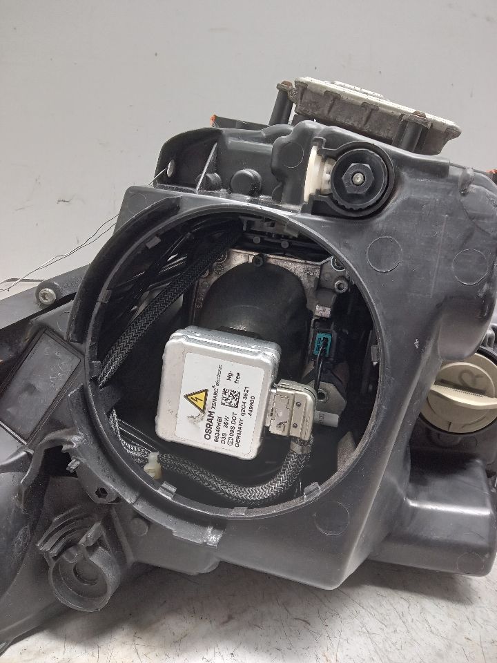 2016 CADILLAC XTS 6cyl Gasoline 3.6 Left HEADLAMP ASSEMBLY - 325555 — photo 8