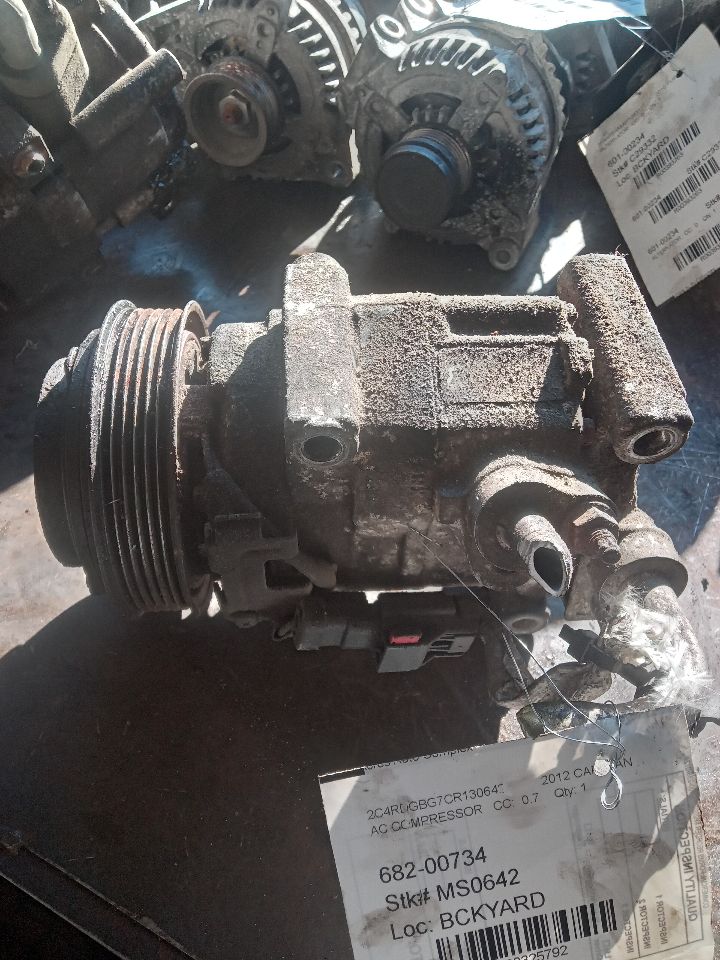 2012 DODGE CARAVAN 6 cyl Gas Flex Fuel 3.6 AC COMPRESSOR - 325792 — photo 1