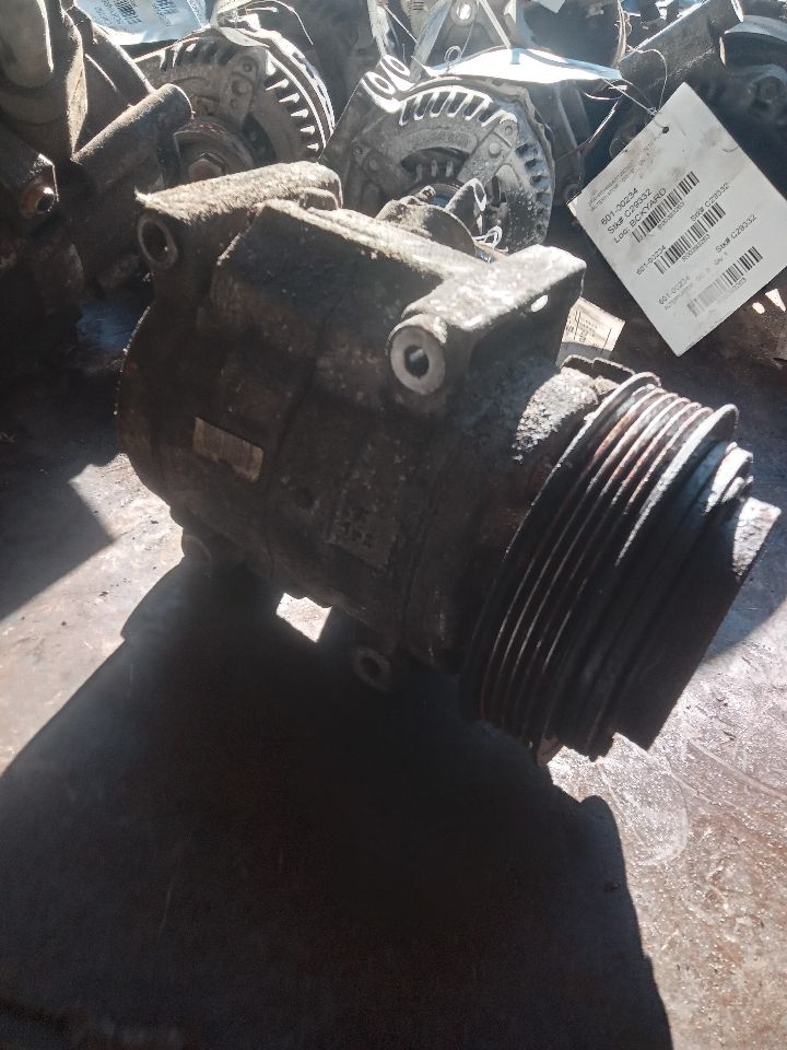 2012 DODGE CARAVAN 6 cyl Gas Flex Fuel 3.6 AC COMPRESSOR - 325792 — photo 2