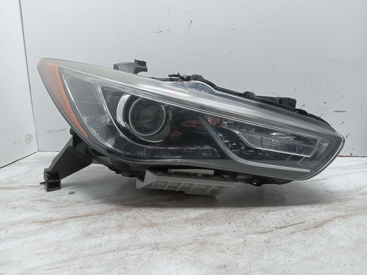 2016 INFINITI QX60 6cyl Gasoline 3.5 Right HEADLAMP ASSEMBLY - 326092 — photo 1