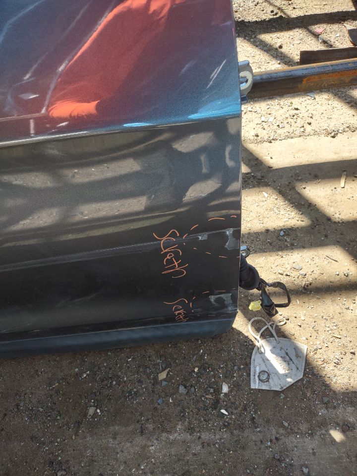 2019 NISSAN ROGUE SPORT 2.0L 4cyl Gasoline VVT Right DOOR ASSEMBLY, FR - 326483 — photo 2