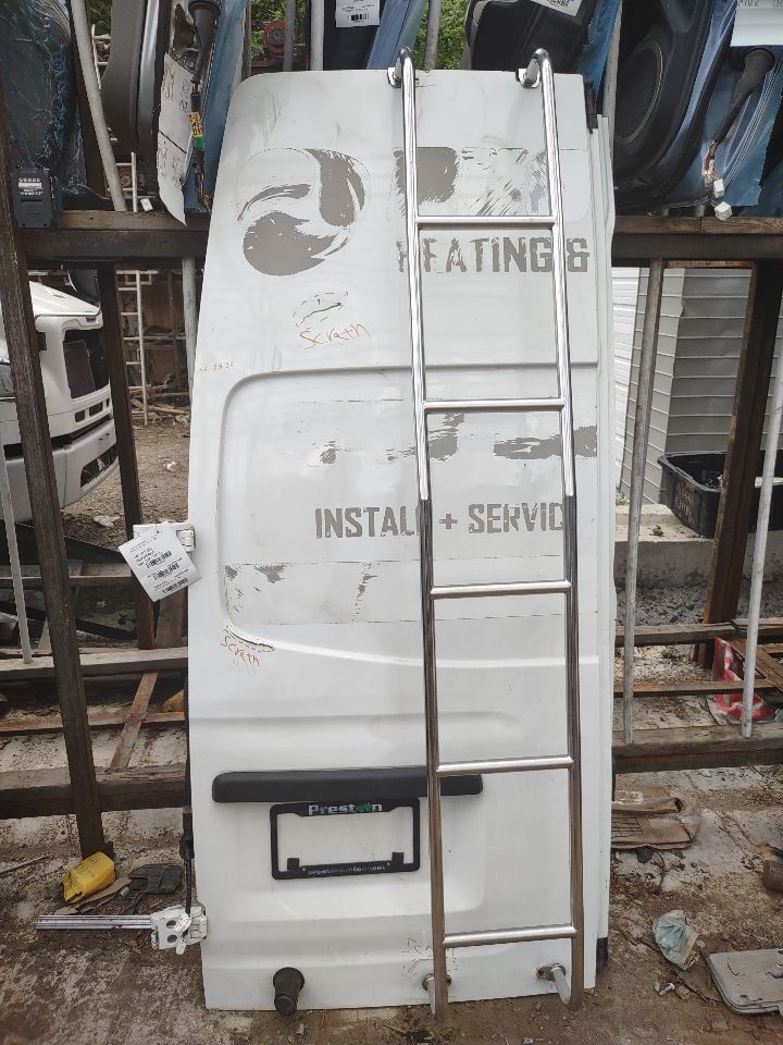 2017 NISSAN NV 2500 4.0L 6cyl Gasoline VVT Left Dr Assm, Rear Back - 326692
