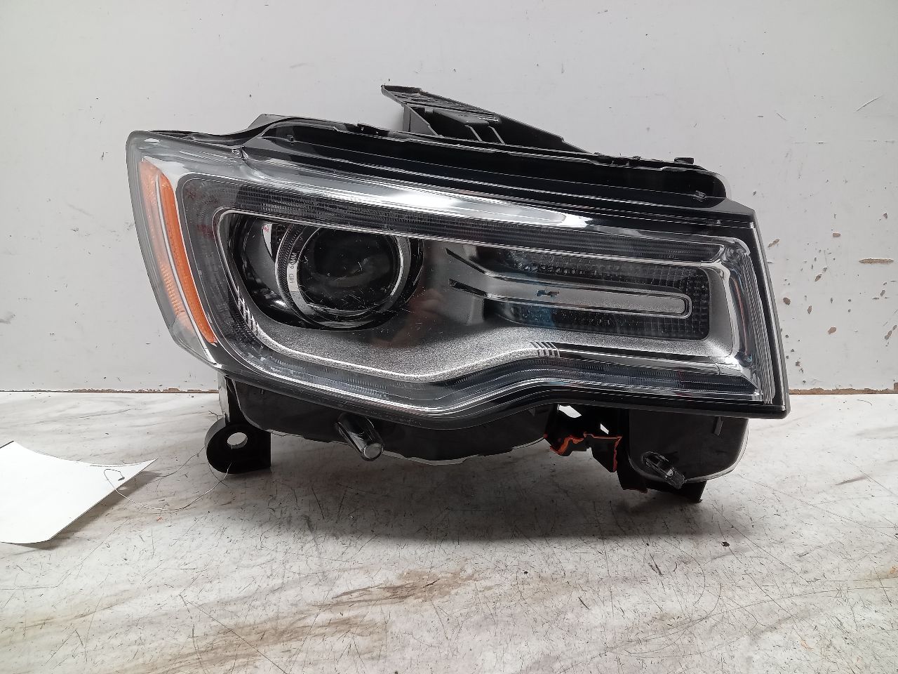 2015 JEEP GRAND CHEROKEE 6 cyl Gas Flex Fuel 3.6 Right HEADLAMP ASSEMBLY - 327983