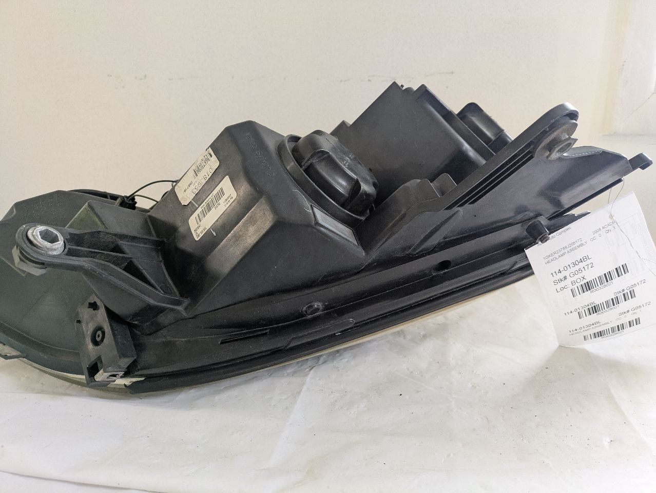 2008 GMC ACADIA 6cyl Gasoline 3.6 Left HEADLAMP ASSEMBLY - 328021 — photo 4